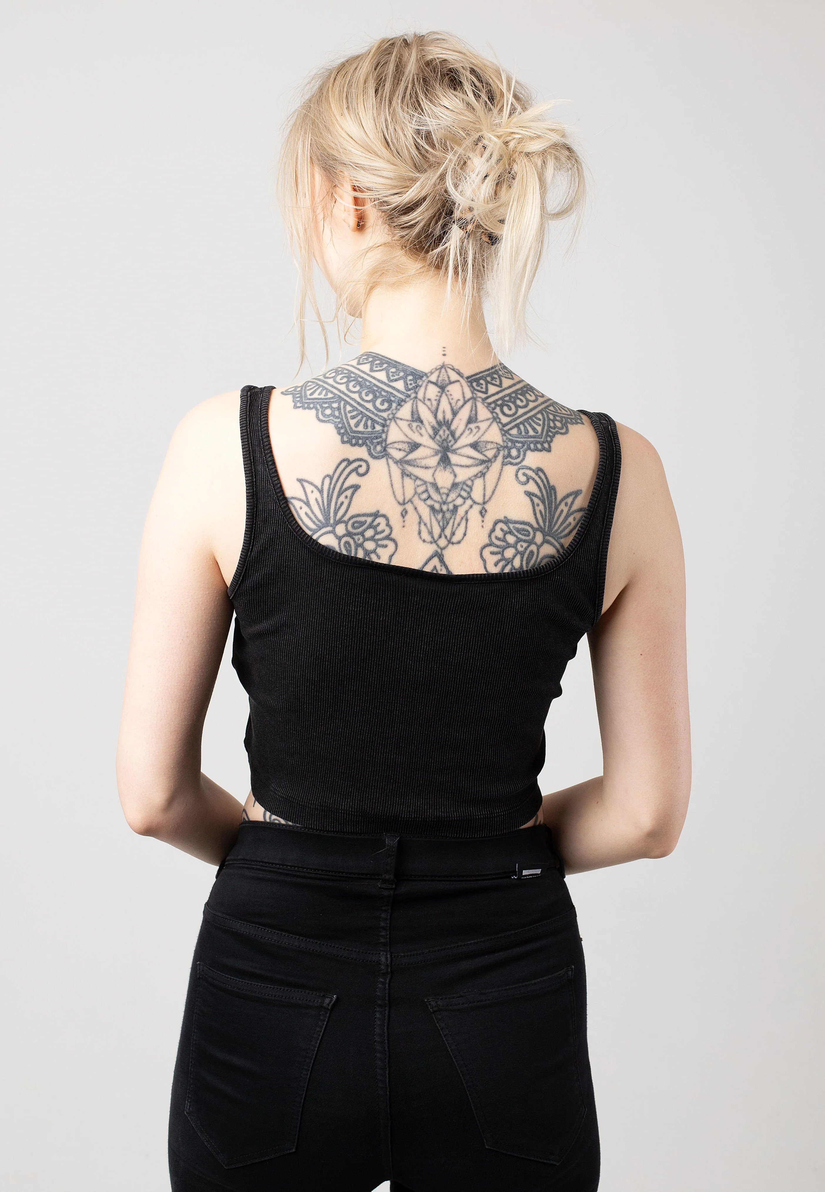 Noisy May - Edda Wash Zip Crop Black Washed - Top - Image 3